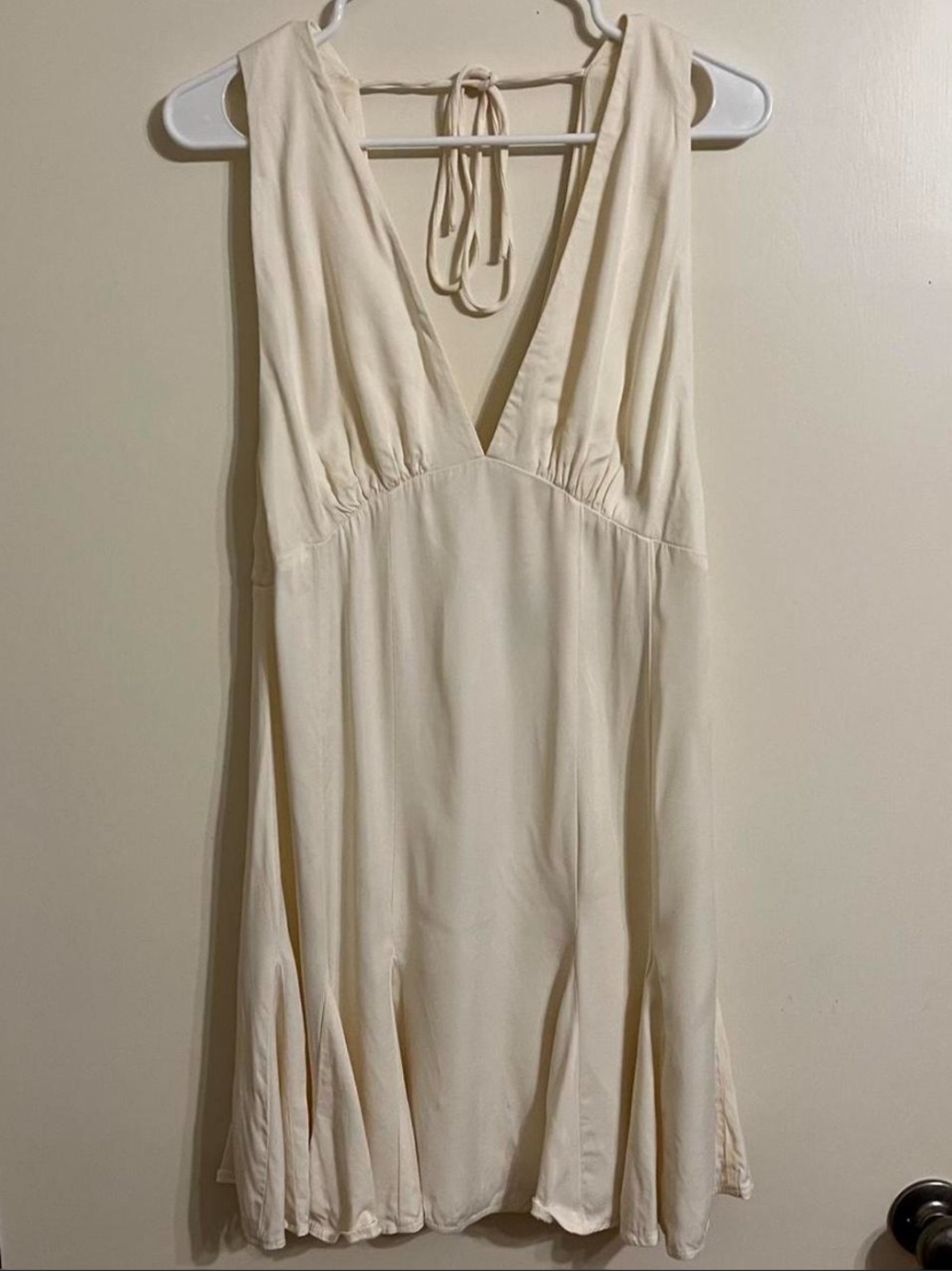 H&M Ivory Satin V Neck Dress - M